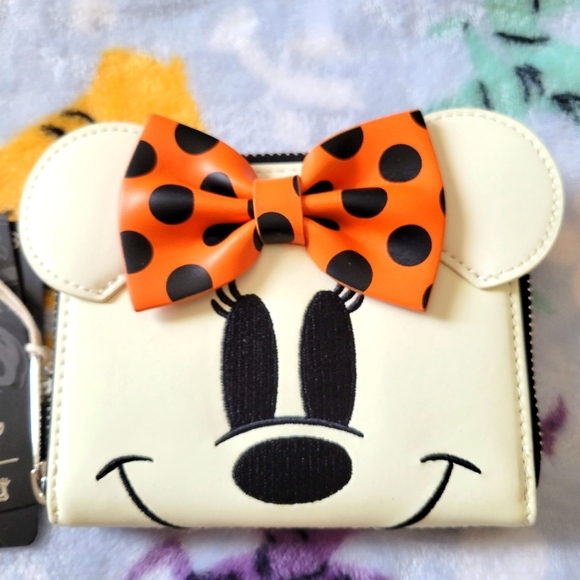 Loungefly Handbags - Loungefly Disney wallet